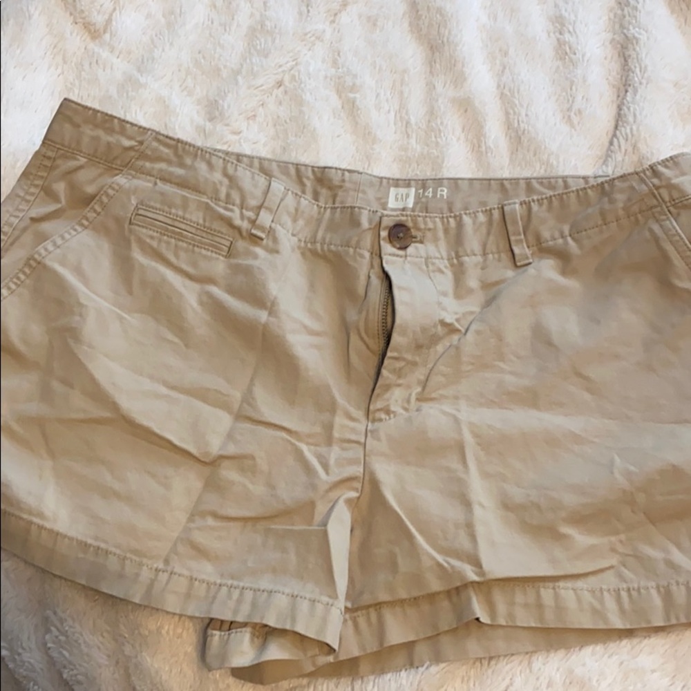 Gap khaki shorts